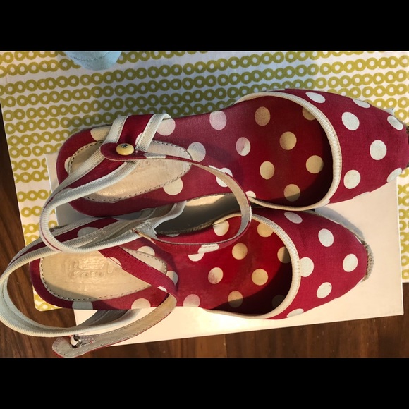 Boden Contrast Trim Espadrilles. Size 9.5 - Picture 3 of 3